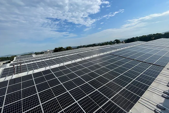 Solarni paneli na objektu