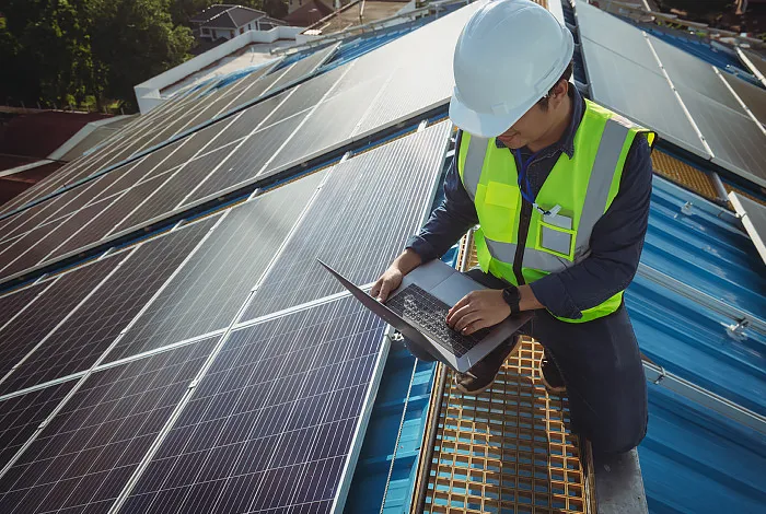 Vzdrževanje in čiščenje sončnih elektrarn